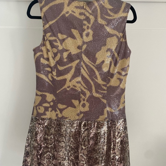 Gold and sequins Mini dress - Picture 2 of 11